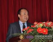 副秘书长陈鹏主持大会.jpg