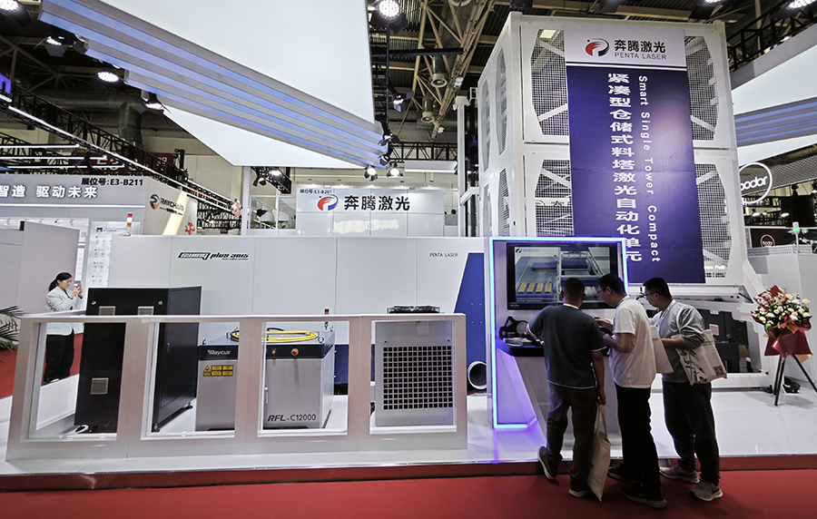 3奔腾激光PLA3015紧凑型仓储式料塔激光切割单元.jpg