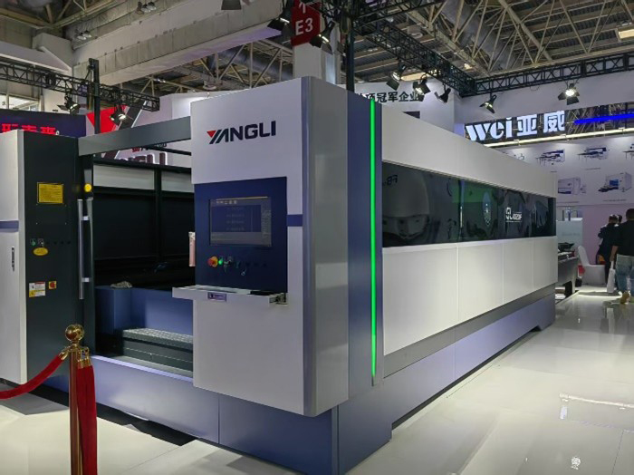图片3扬力集团（GL4020数控光纤激光切割机）.jpg