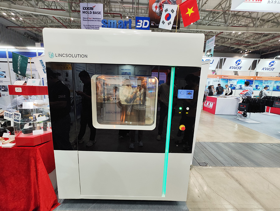 1761015902302770.jpg 5.意大利展出的3D打印设备.jpg