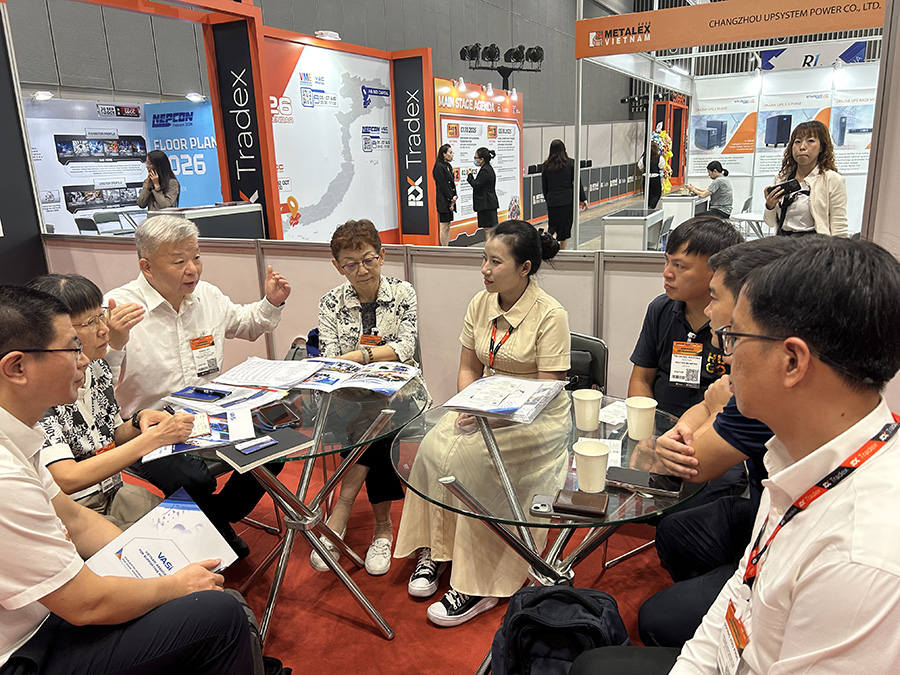 1761015983407776.jpg 11.中国机床协会参观团组与越南辅助工业协会(VASI)会谈2.jpg